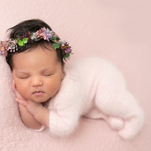 Newborn prebooking with a £50 deposit to guarantee your spot for a newborn photography session