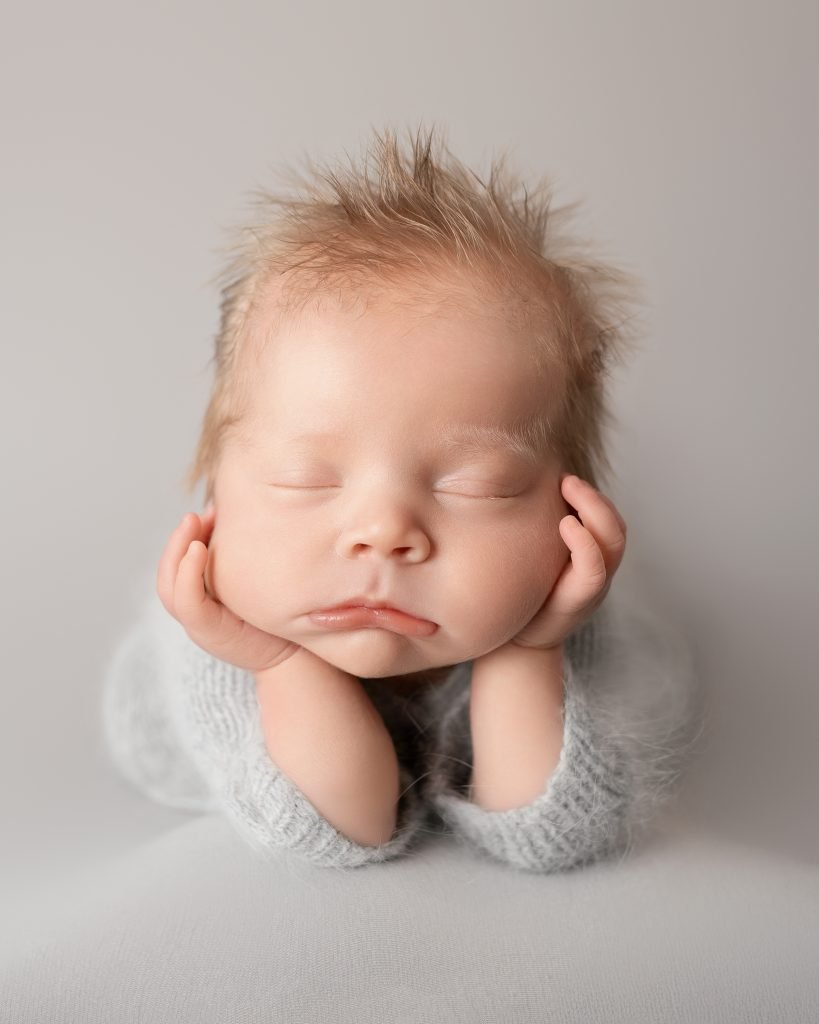 Newborn baby photography by Daisy May – Professional newborn photographer in Co. Armagh, Northern Ireland.